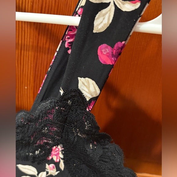 WHBM Floral Lace Tank Top - Picture 5 of 10